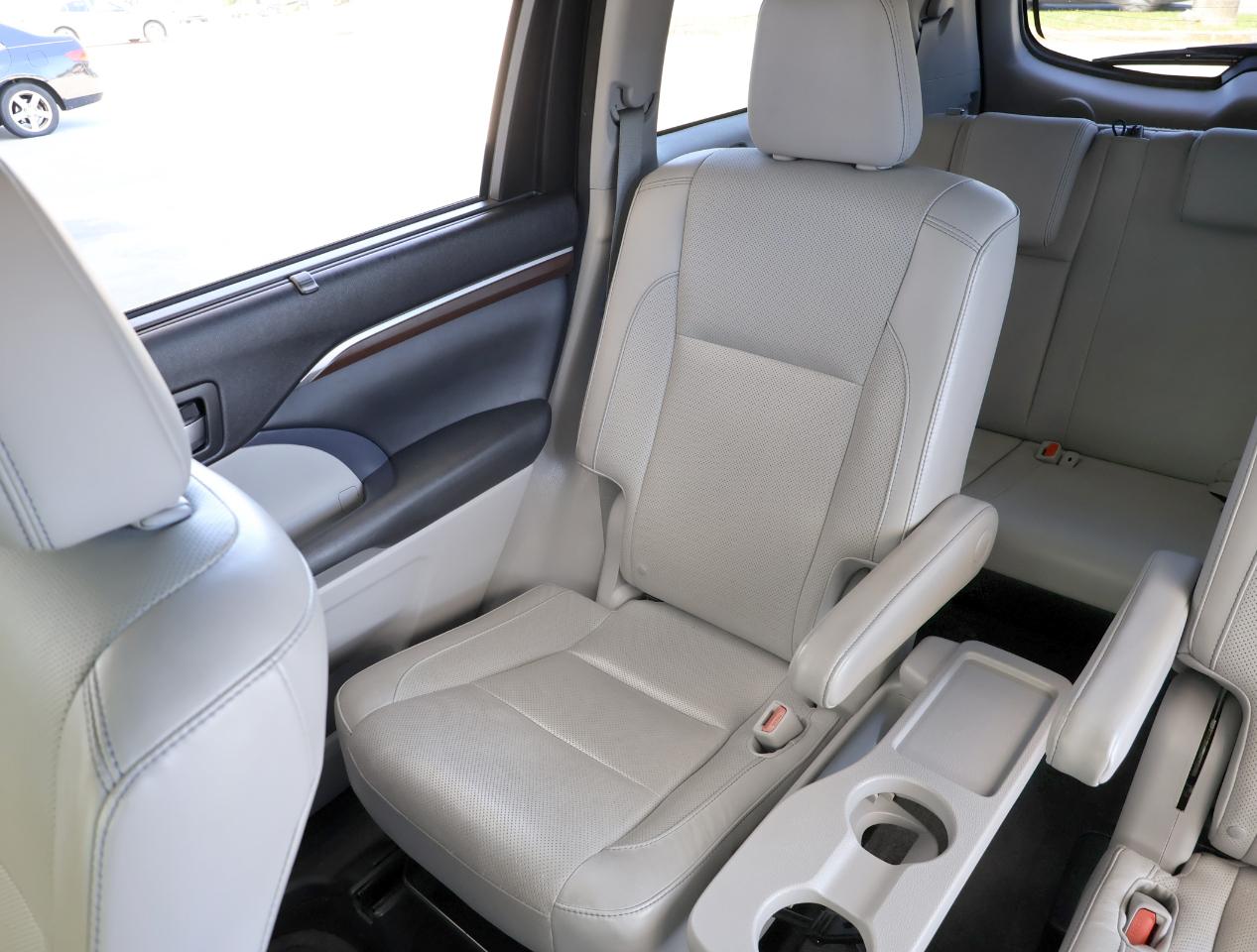 Toyota Highlander Limited FWD V6 2015