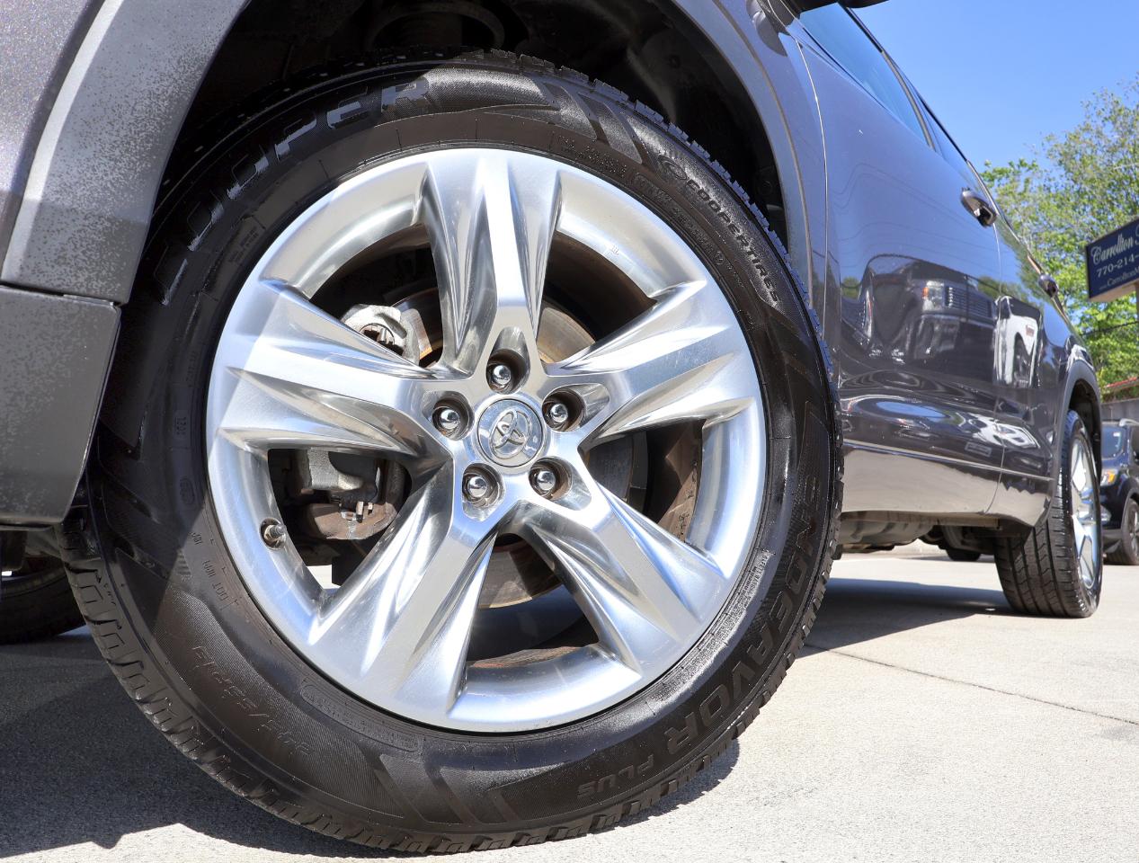 Toyota Highlander Limited FWD V6 2015