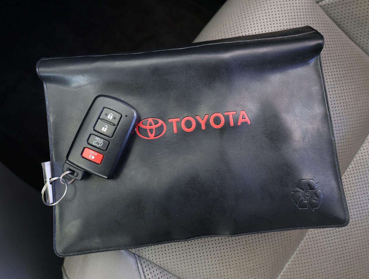 Toyota Highlander Limited FWD V6 2015