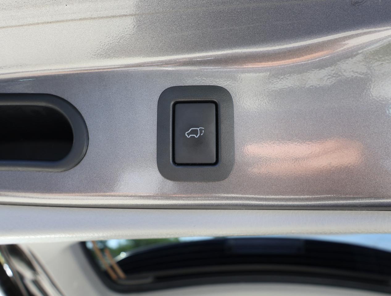 Toyota Highlander Limited FWD V6 2015