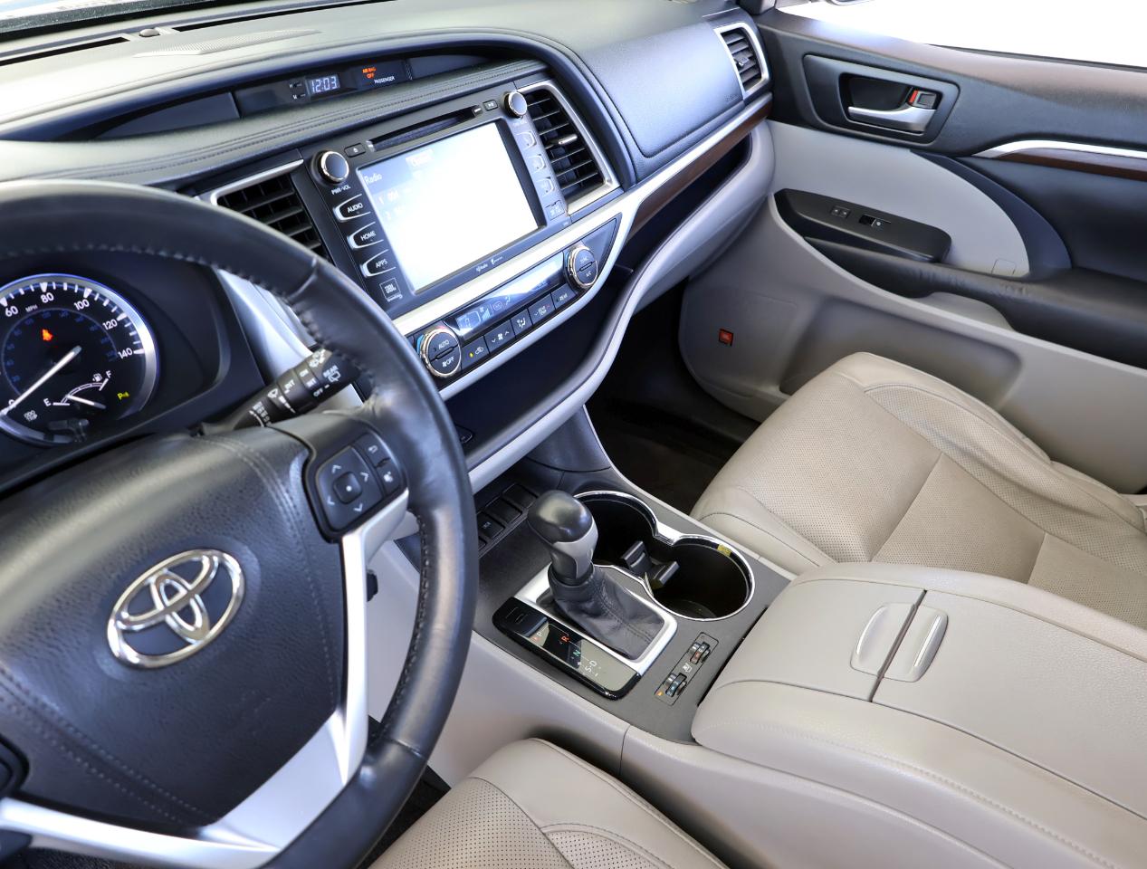 Toyota Highlander Limited FWD V6 2015