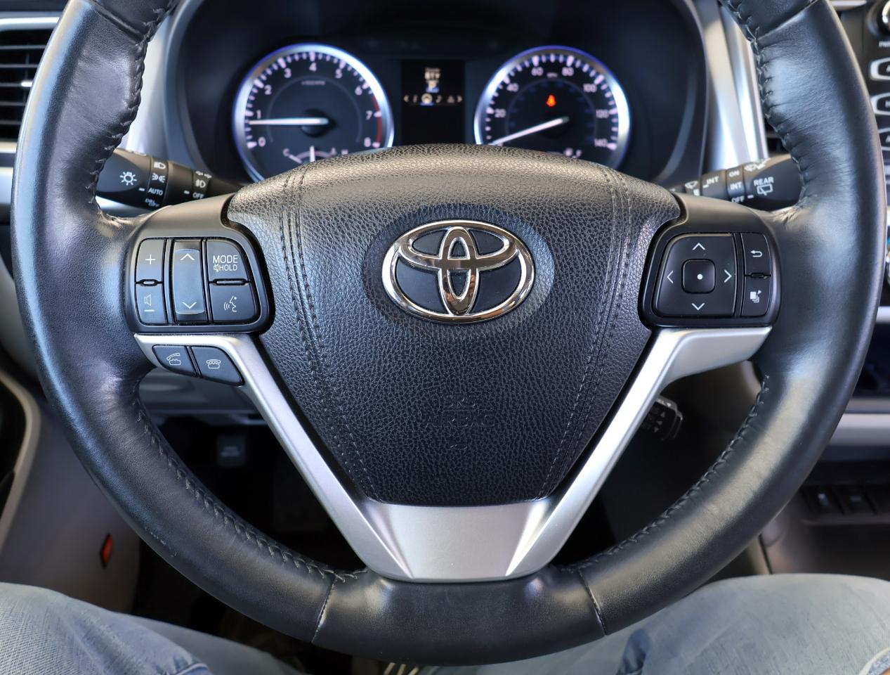 Toyota Highlander Limited FWD V6 2015