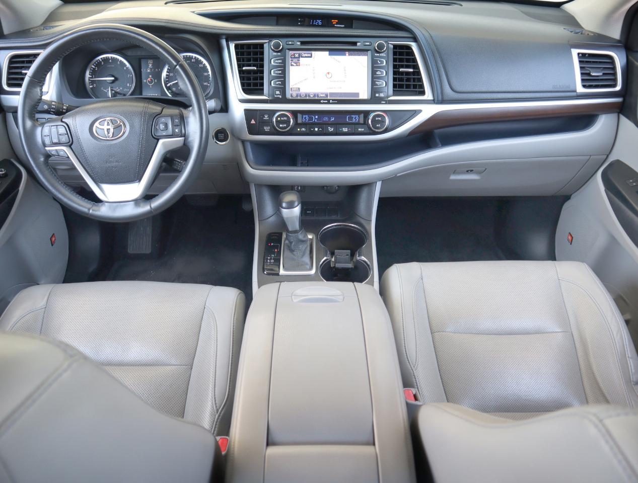 Toyota Highlander Limited FWD V6 2015
