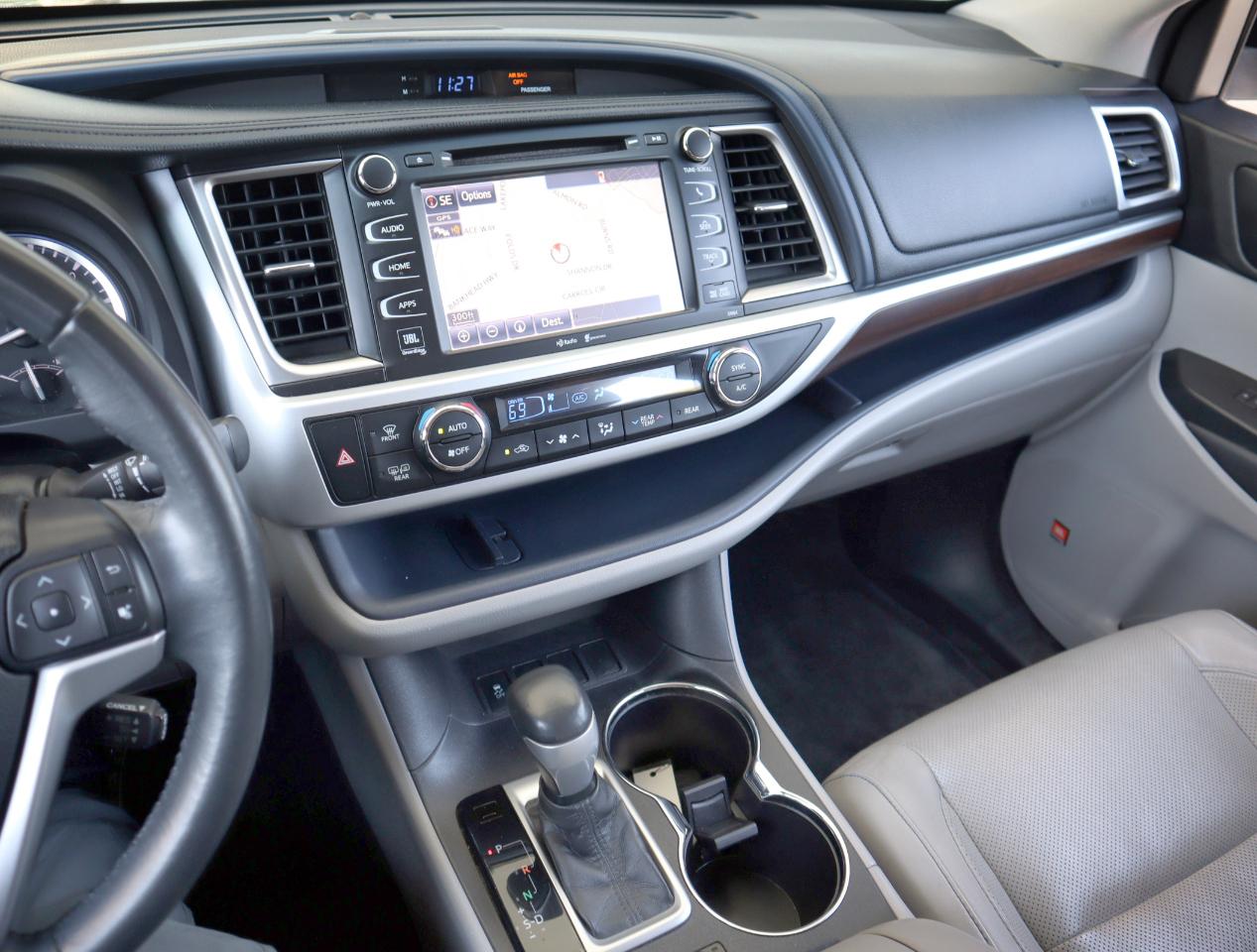 Toyota Highlander Limited FWD V6 2015
