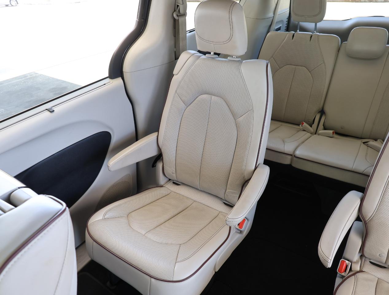 Chrysler Pacifica Limited 2020