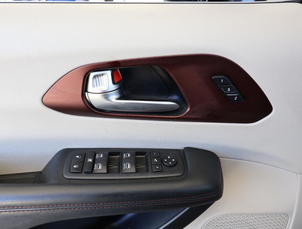 Chrysler Pacifica Limited 2020