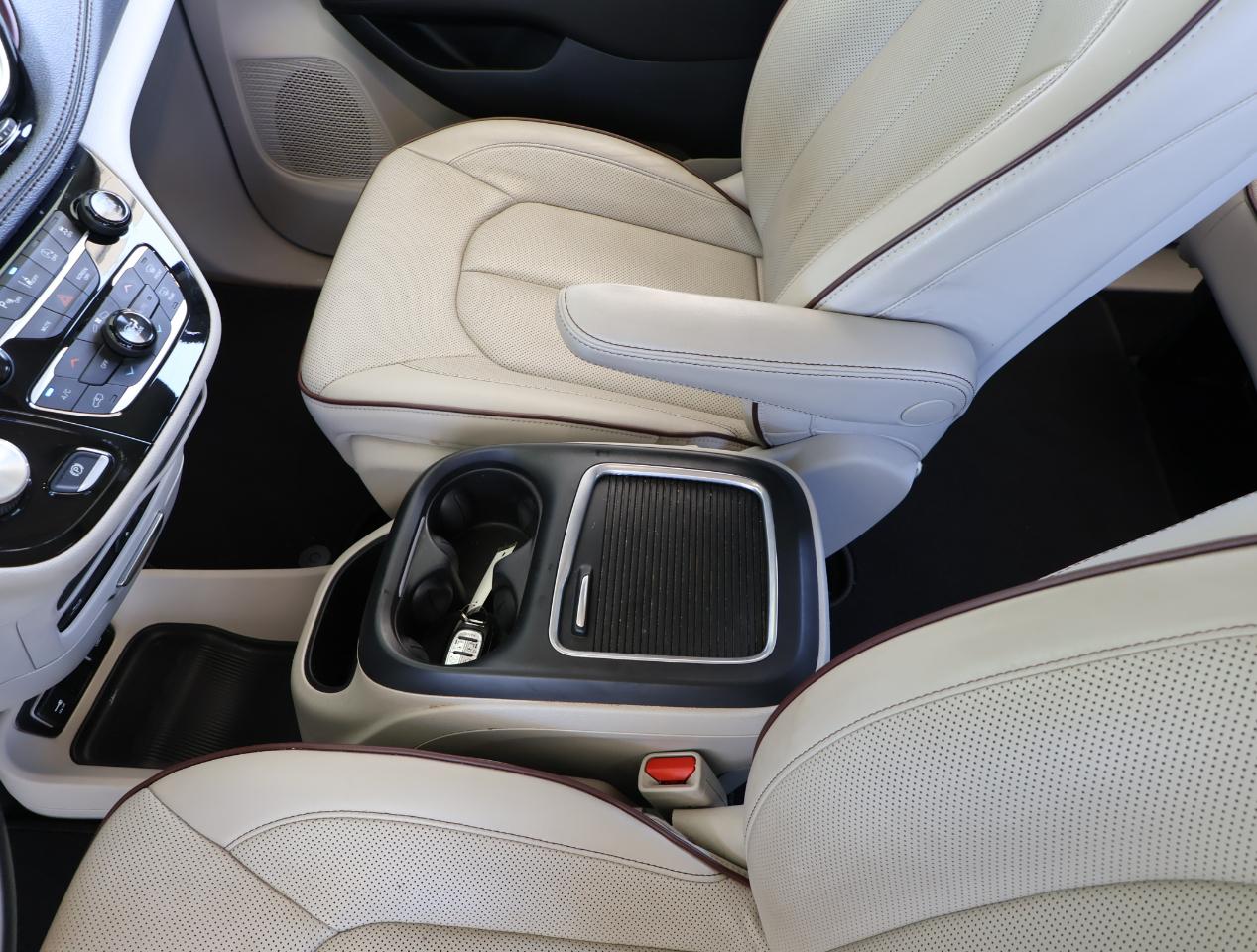 Chrysler Pacifica Limited 2020