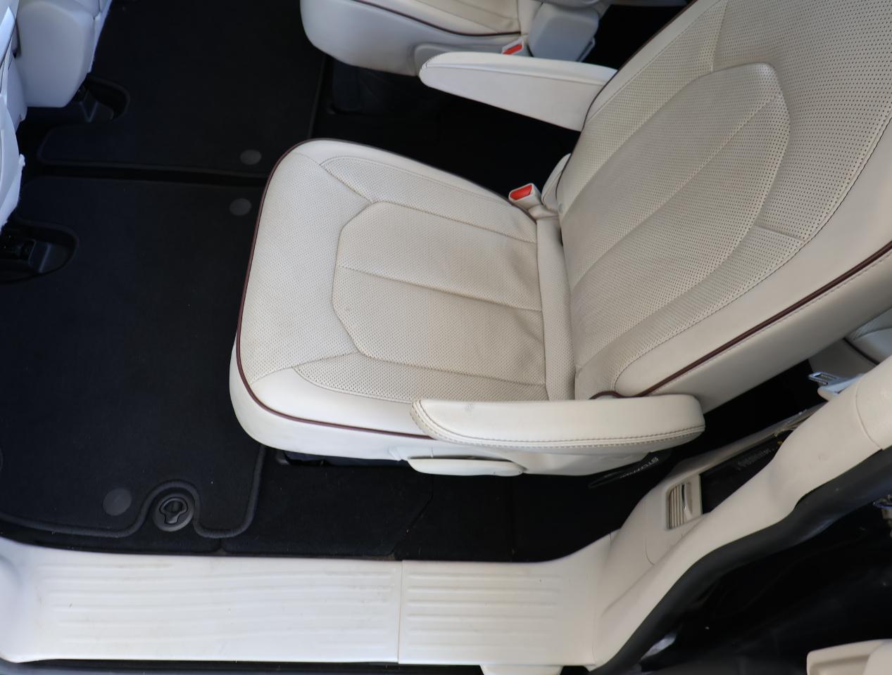 Chrysler Pacifica Limited 2020