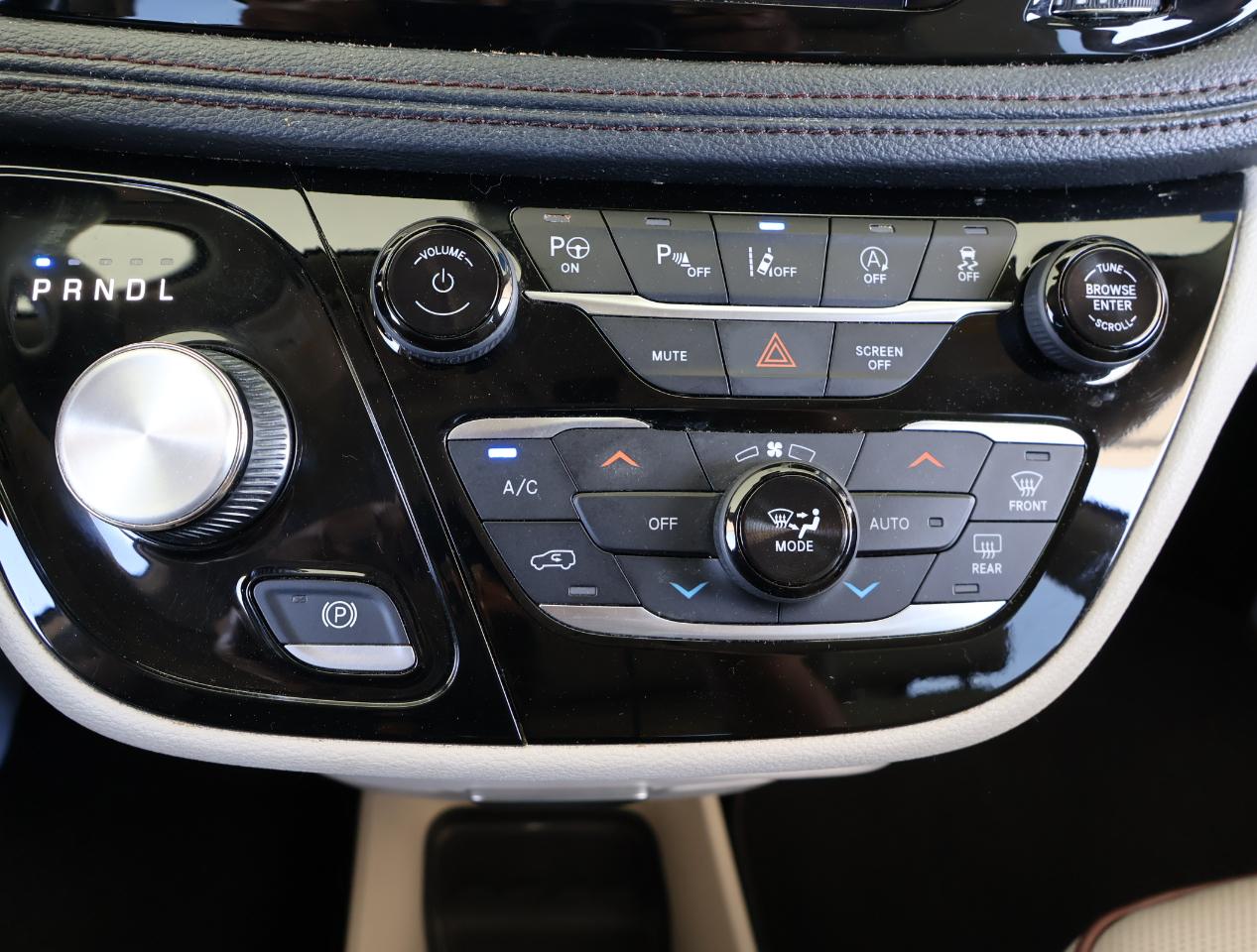 Chrysler Pacifica Limited 2020