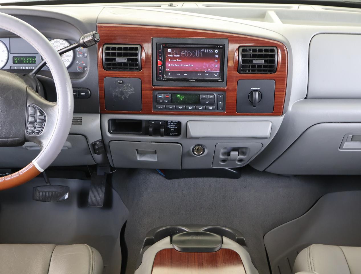 Ford F-250 SD Lariat Crew Cab Long Bed 2WD 2006