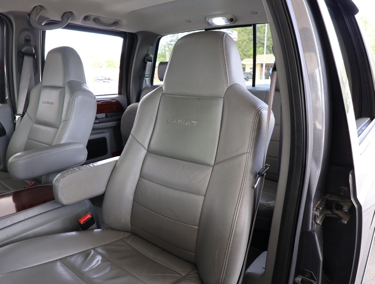 Ford F-250 SD Lariat Crew Cab Long Bed 2WD 2006