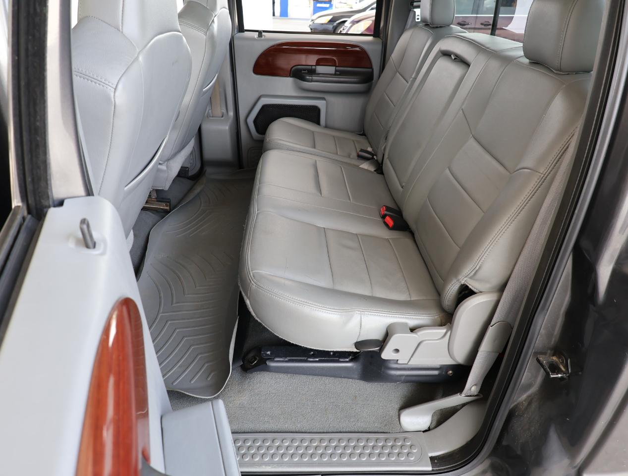 Ford F-250 SD Lariat Crew Cab Long Bed 2WD 2006