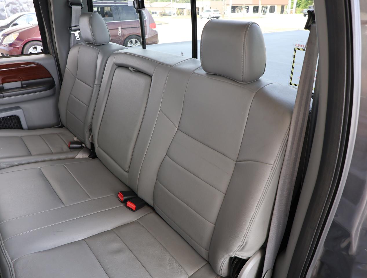 Ford F-250 SD Lariat Crew Cab Long Bed 2WD 2006