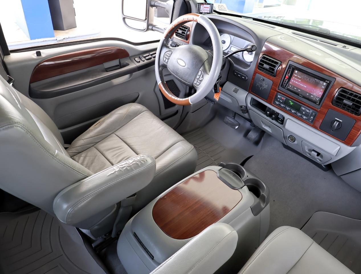 Ford F-250 SD Lariat Crew Cab Long Bed 2WD 2006