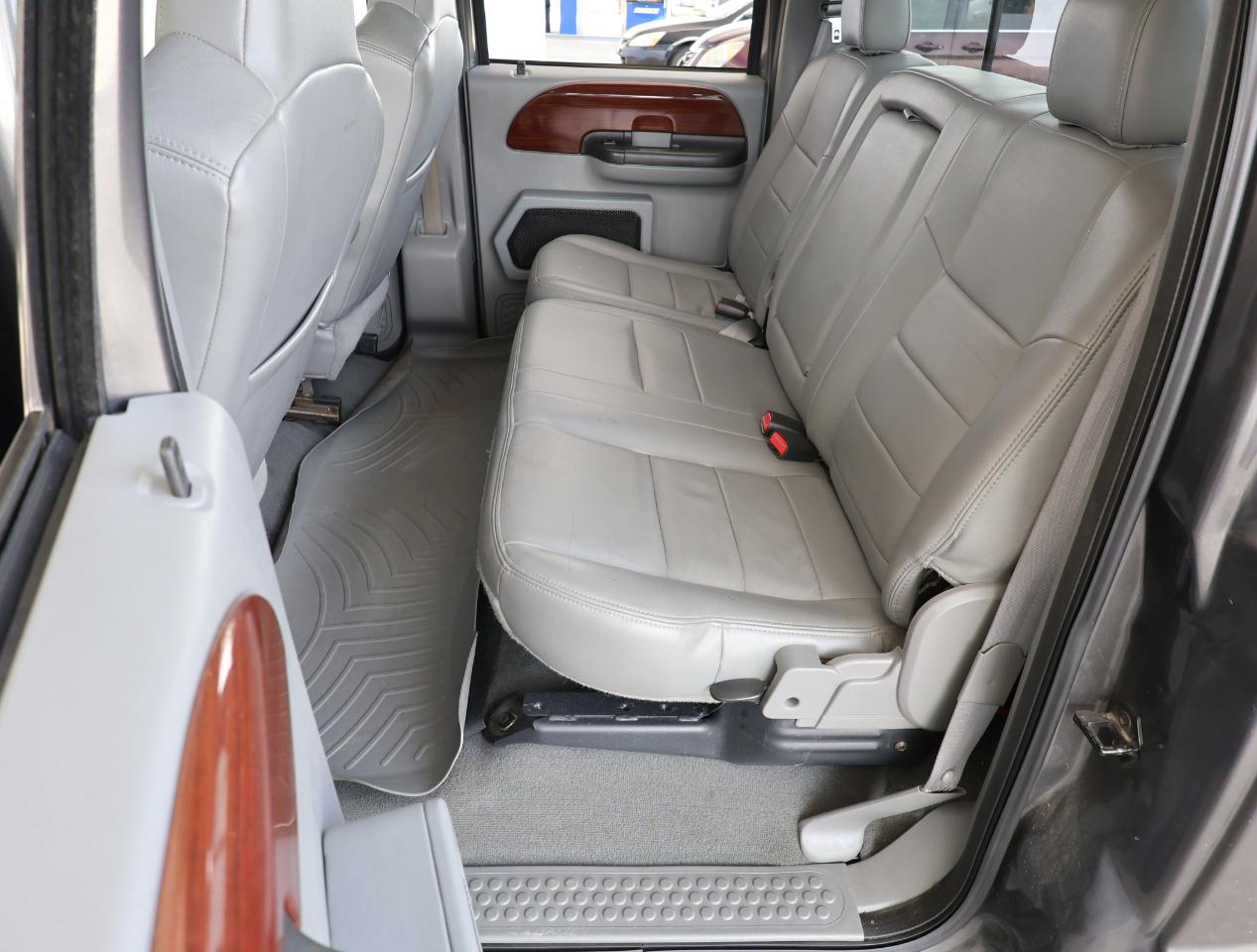 Ford F-250 SD Lariat Crew Cab Long Bed 2WD 2006