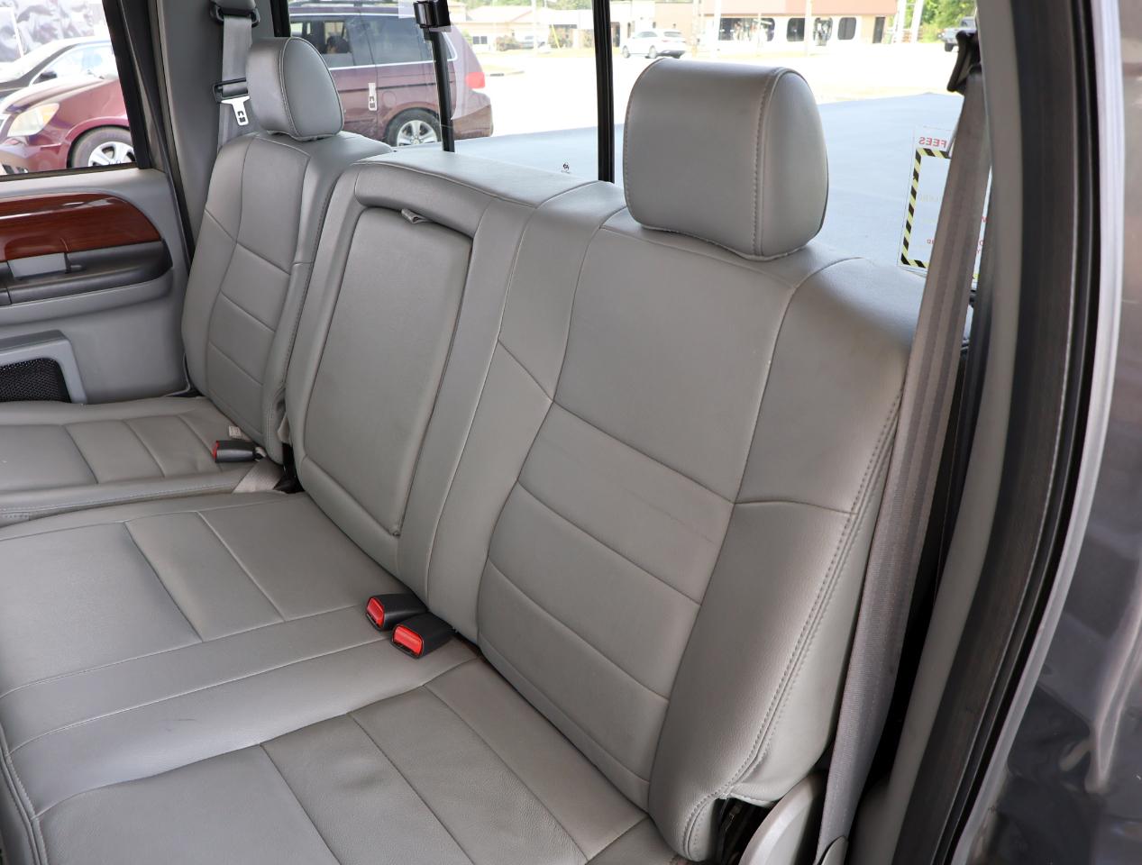 Ford F-250 SD Lariat Crew Cab Long Bed 2WD 2006