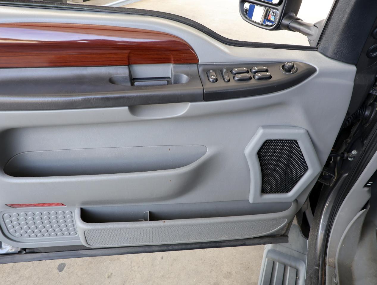 Ford F-250 SD Lariat Crew Cab Long Bed 2WD 2006