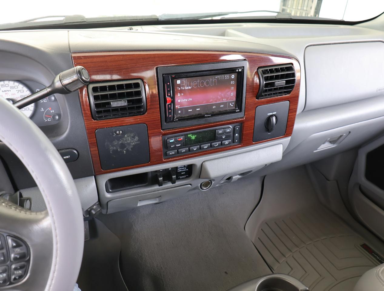 Ford F-250 SD Lariat Crew Cab Long Bed 2WD 2006