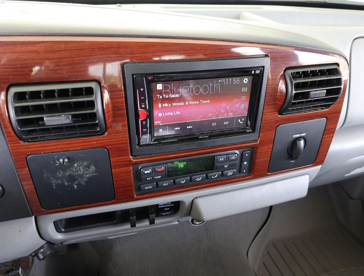 Ford F-250 SD Lariat Crew Cab Long Bed 2WD 2006