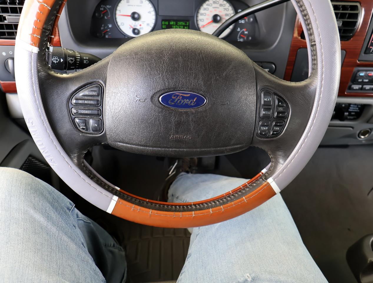 Ford F-250 SD Lariat Crew Cab Long Bed 2WD 2006