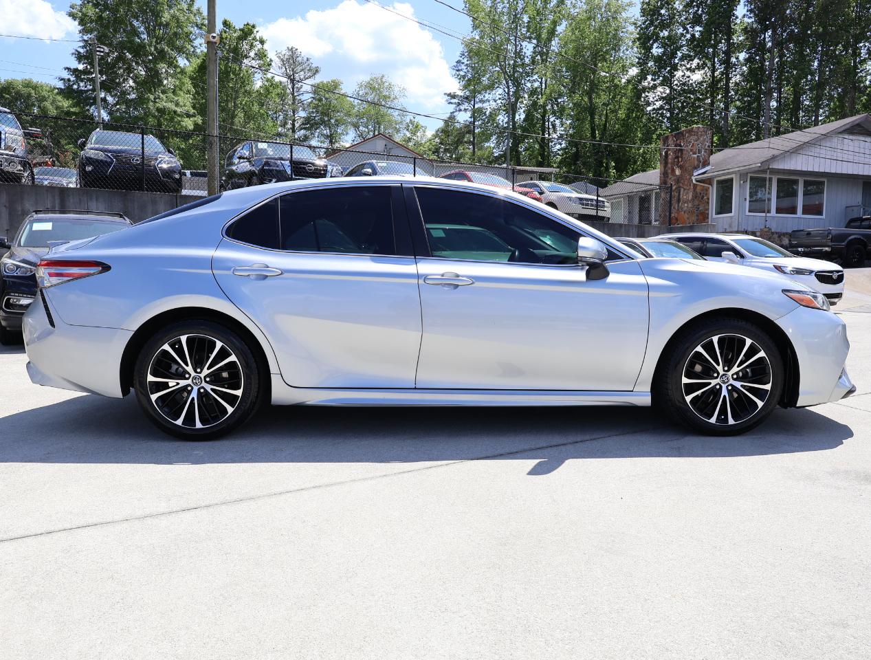 Toyota Camry SE 2018