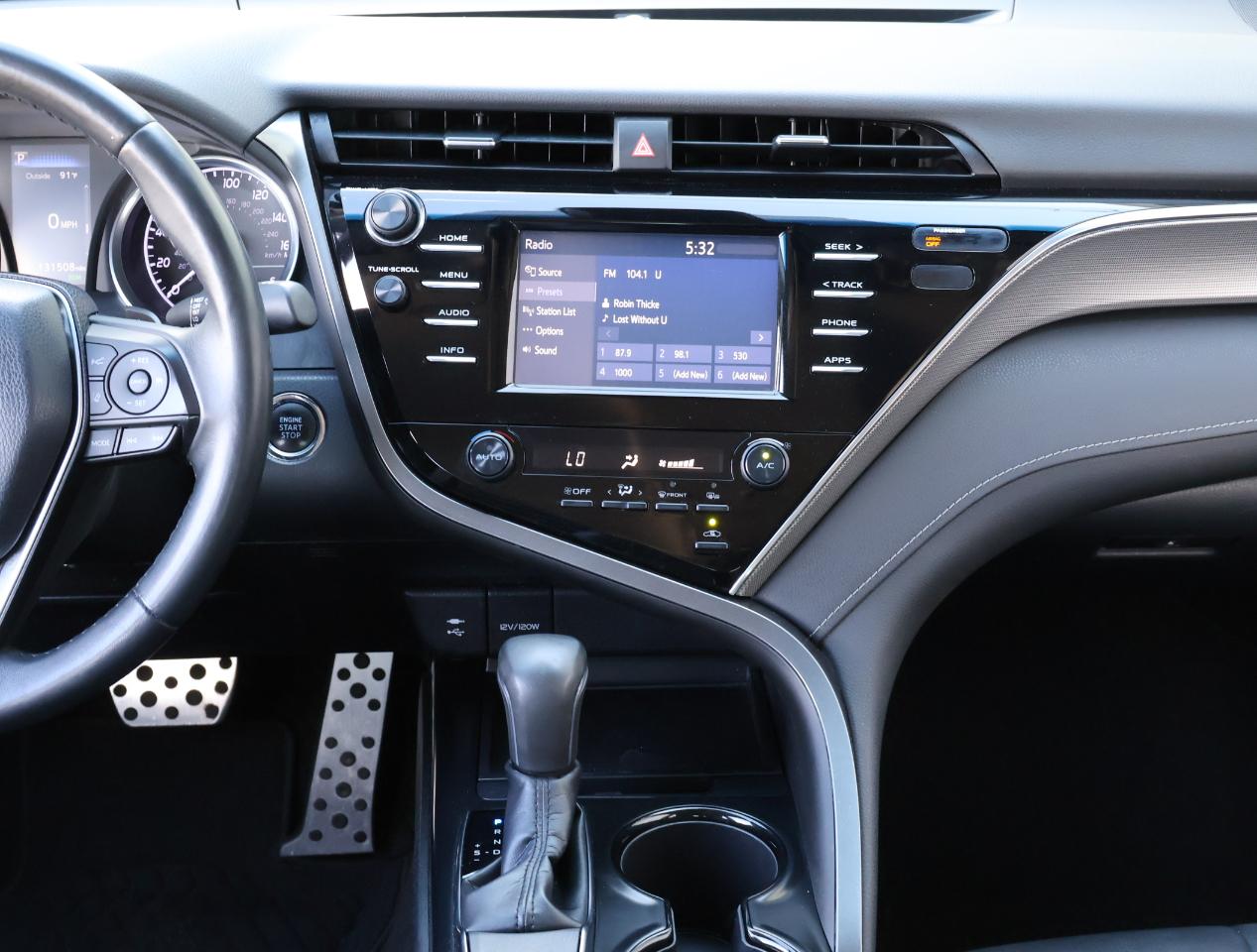 Toyota Camry SE 2018