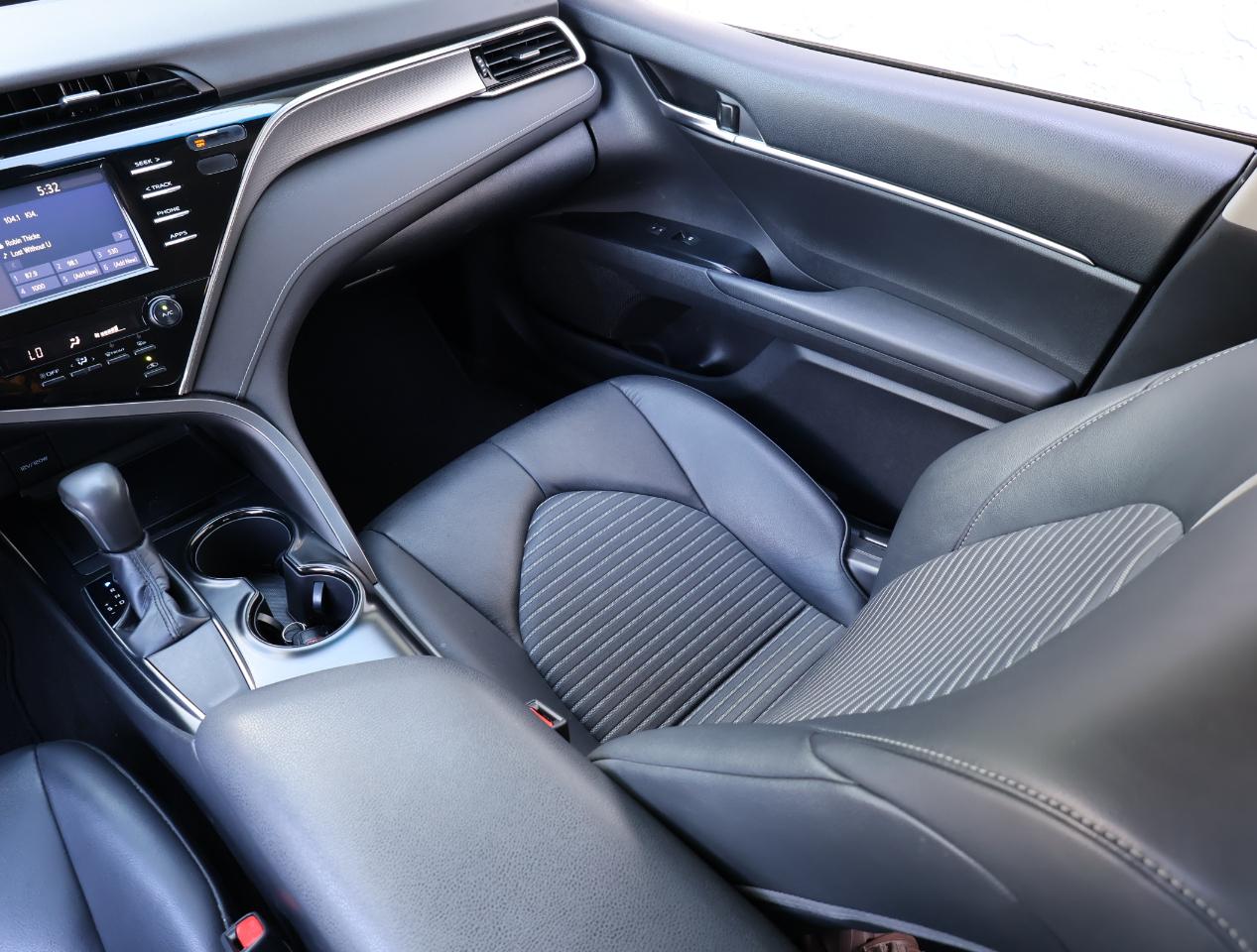 Toyota Camry SE 2018