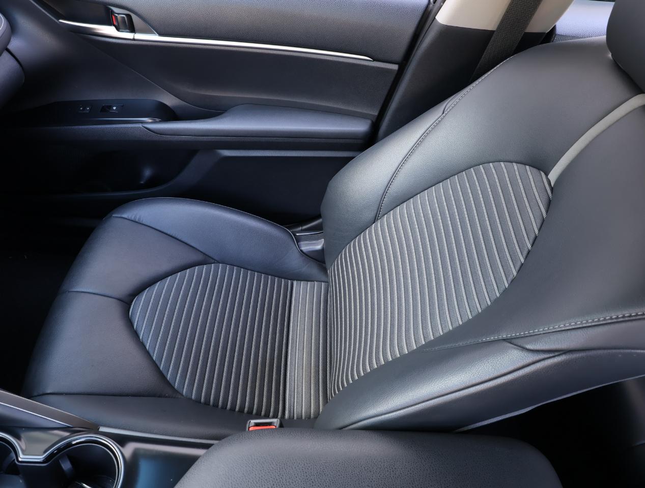 Toyota Camry SE 2018