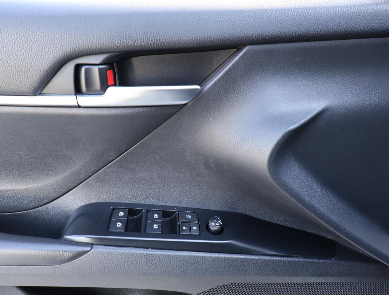 Toyota Camry SE 2018