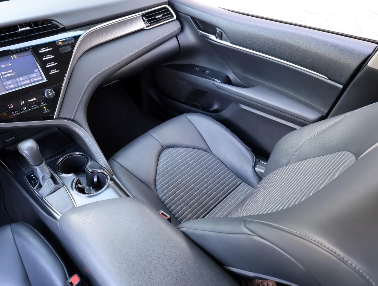 Toyota Camry SE 2018