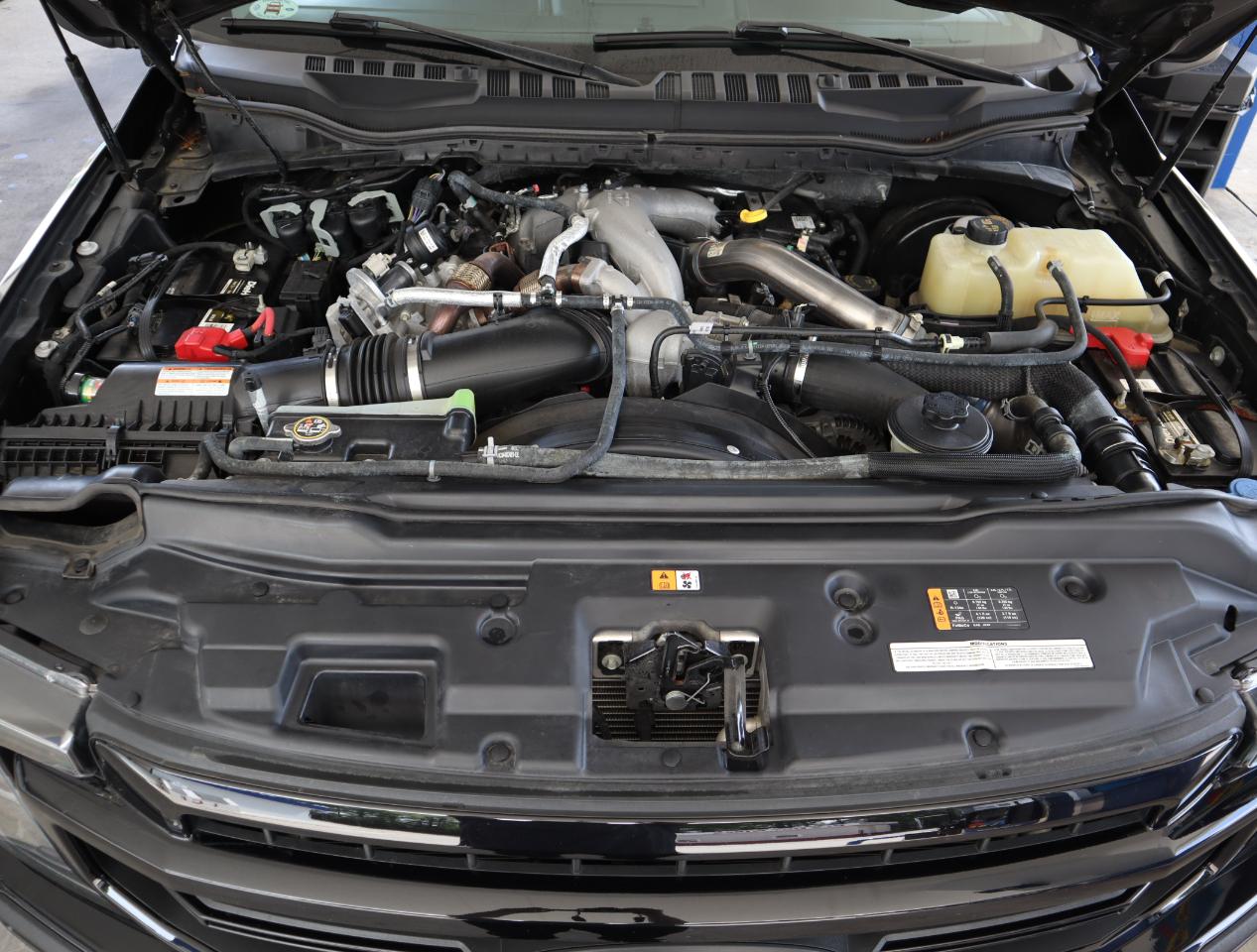 Ford F-250 SD Lariat Crew Cab 4WD 2021