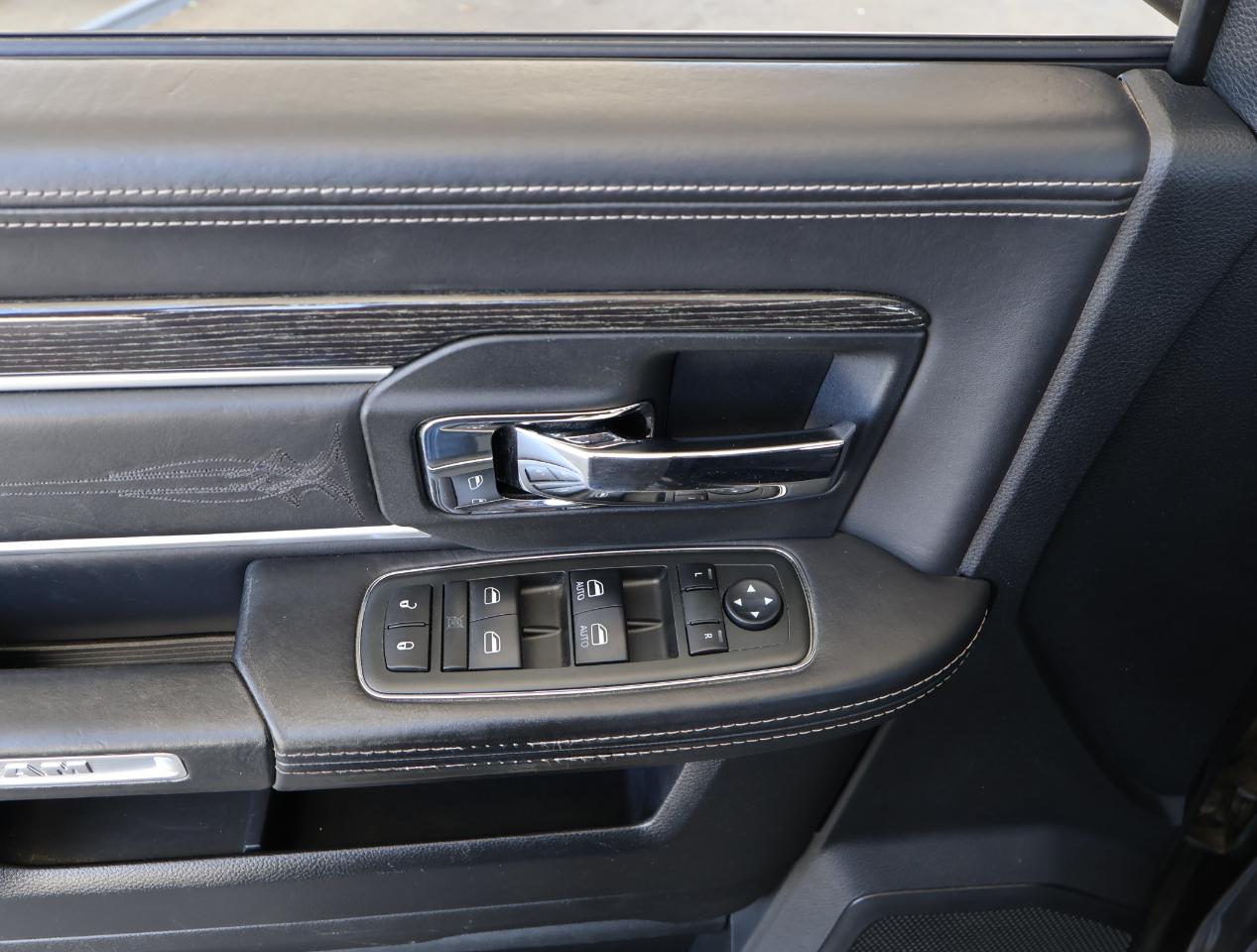 RAM 2500 Laramie Longhorn Crew Cab 4WD 2014