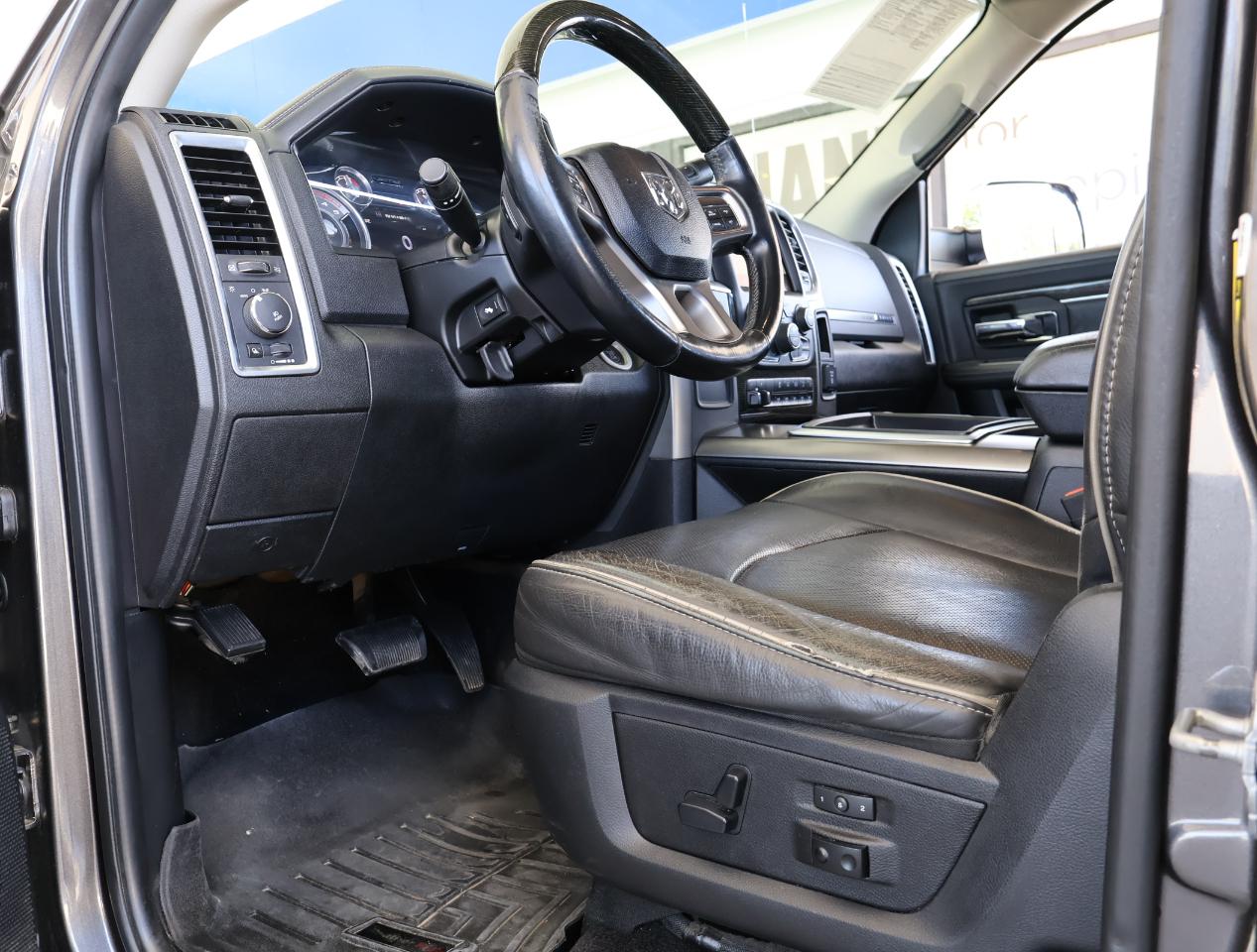 RAM 2500 Laramie Longhorn Crew Cab 4WD 2014