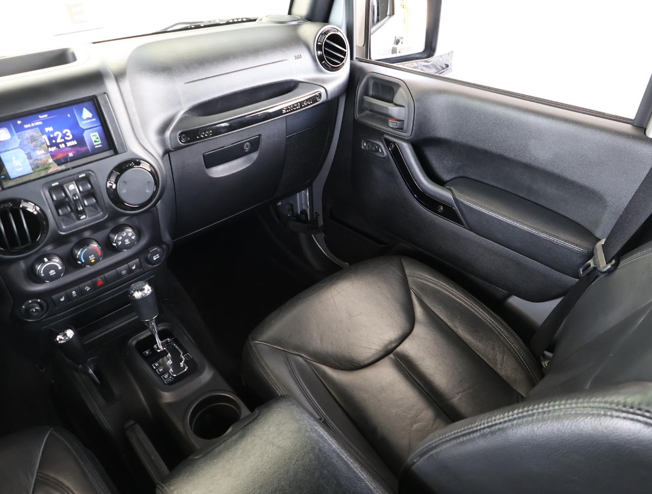 Jeep Wrangler Unlimited Altitude 4x4 2015