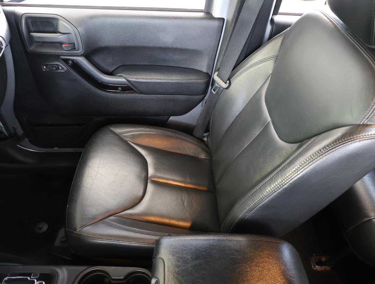 Jeep Wrangler Unlimited Altitude 4x4 2015