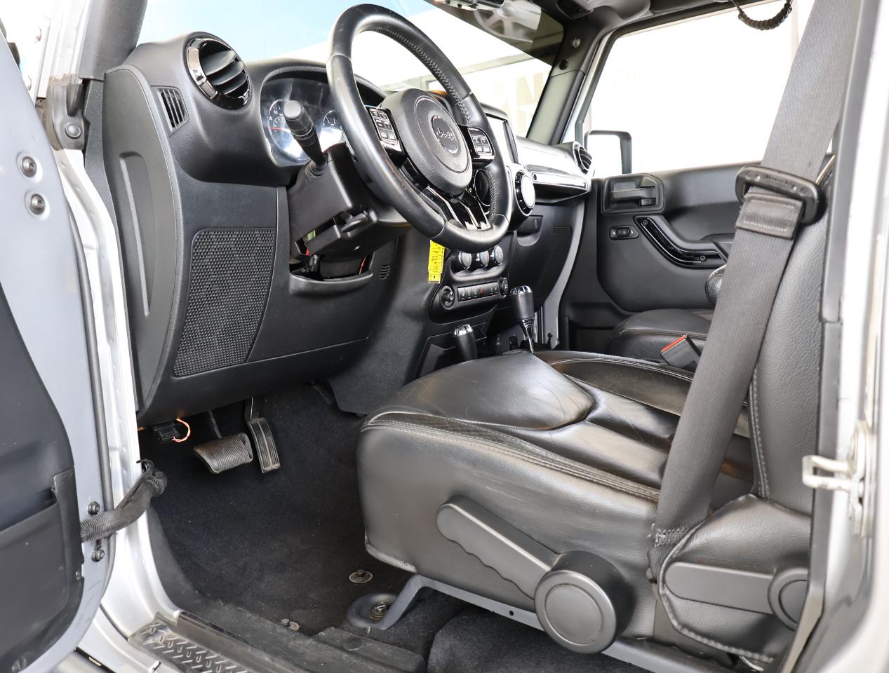 Jeep Wrangler Unlimited Altitude 4x4 2015