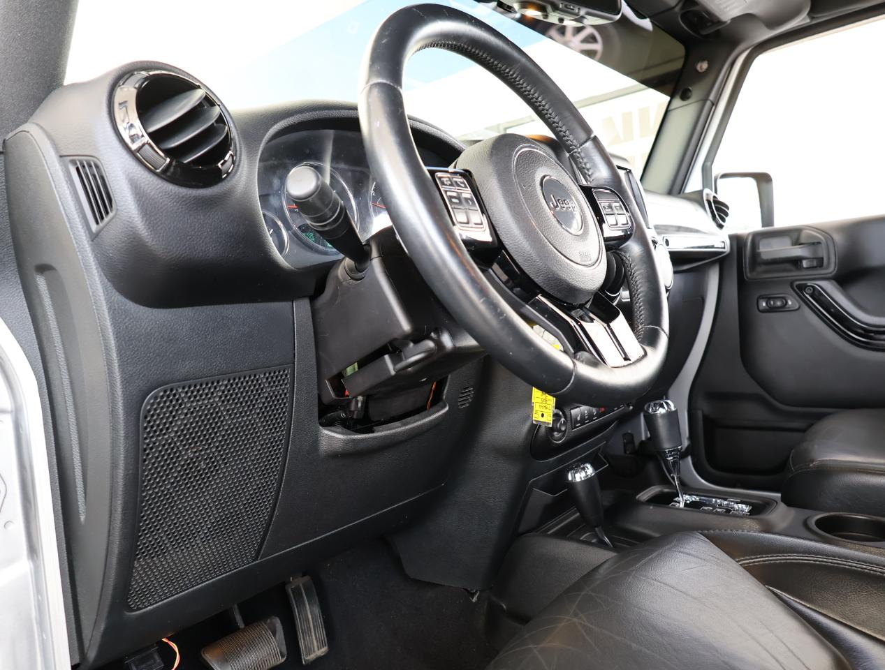 Jeep Wrangler Unlimited Altitude 4x4 2015