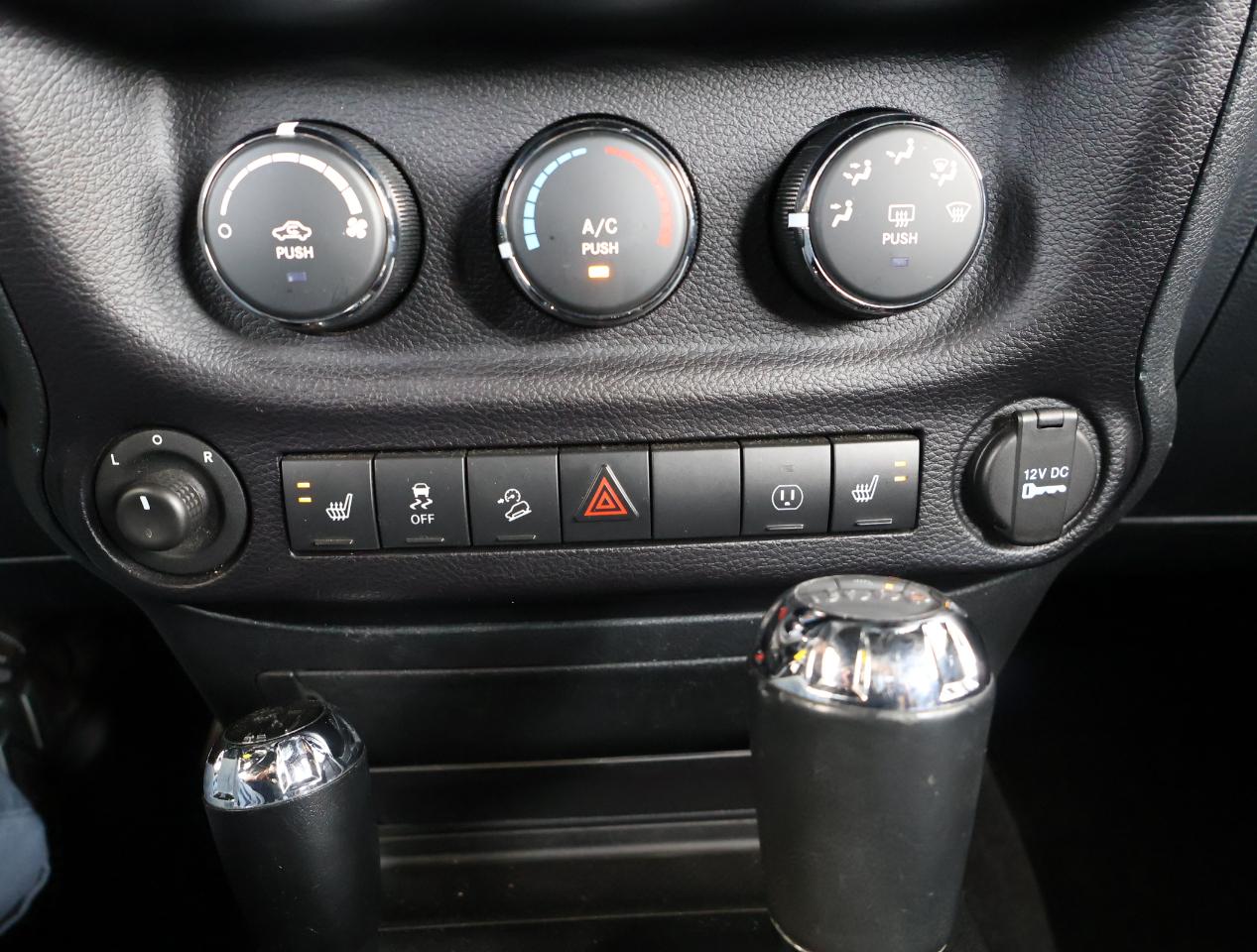 Jeep Wrangler Unlimited Altitude 4x4 2015