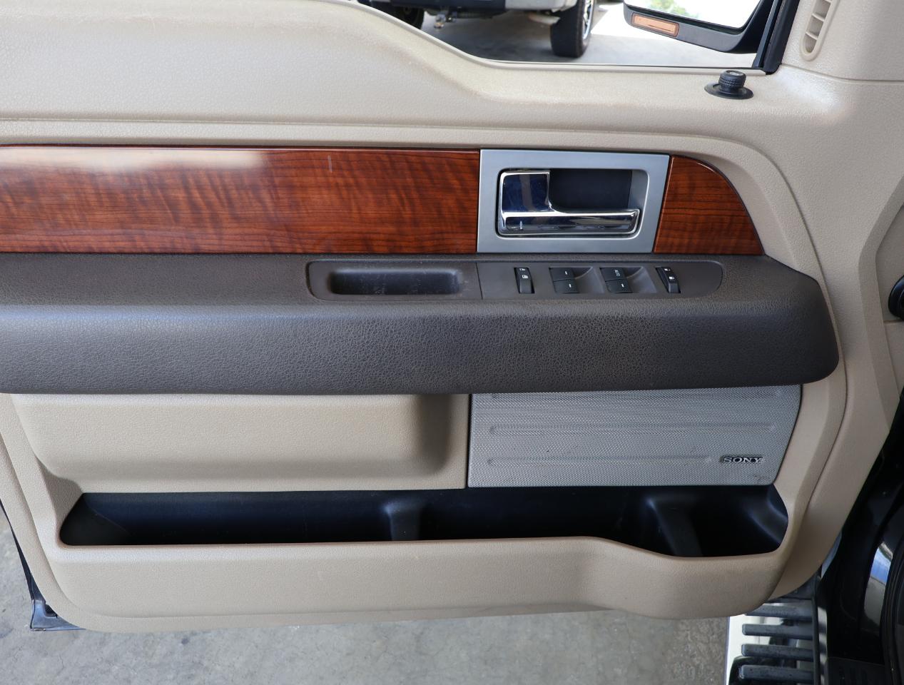 Ford F-150 Lariat SuperCrew 4WD 2010