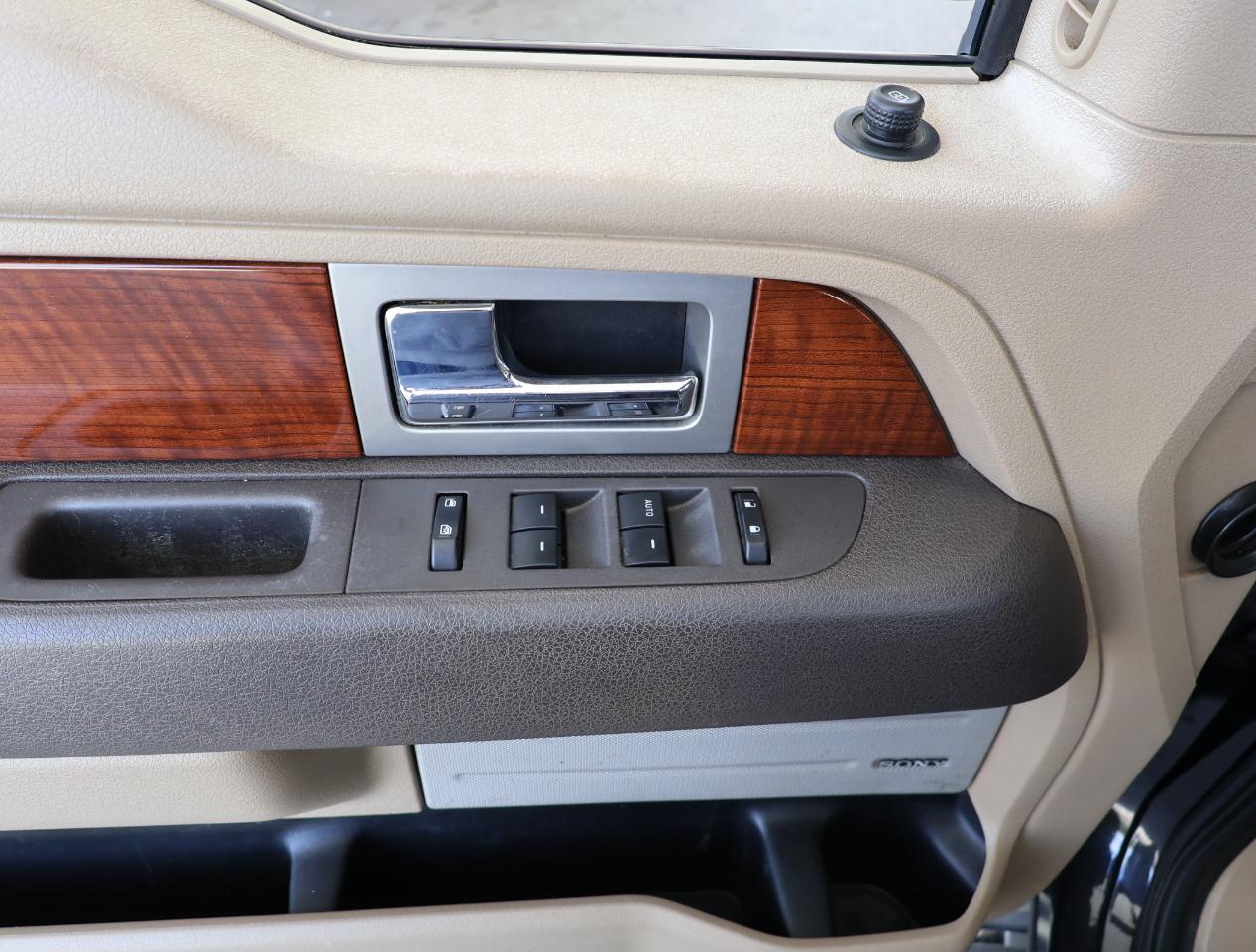 Ford F-150 Lariat SuperCrew 4WD 2010