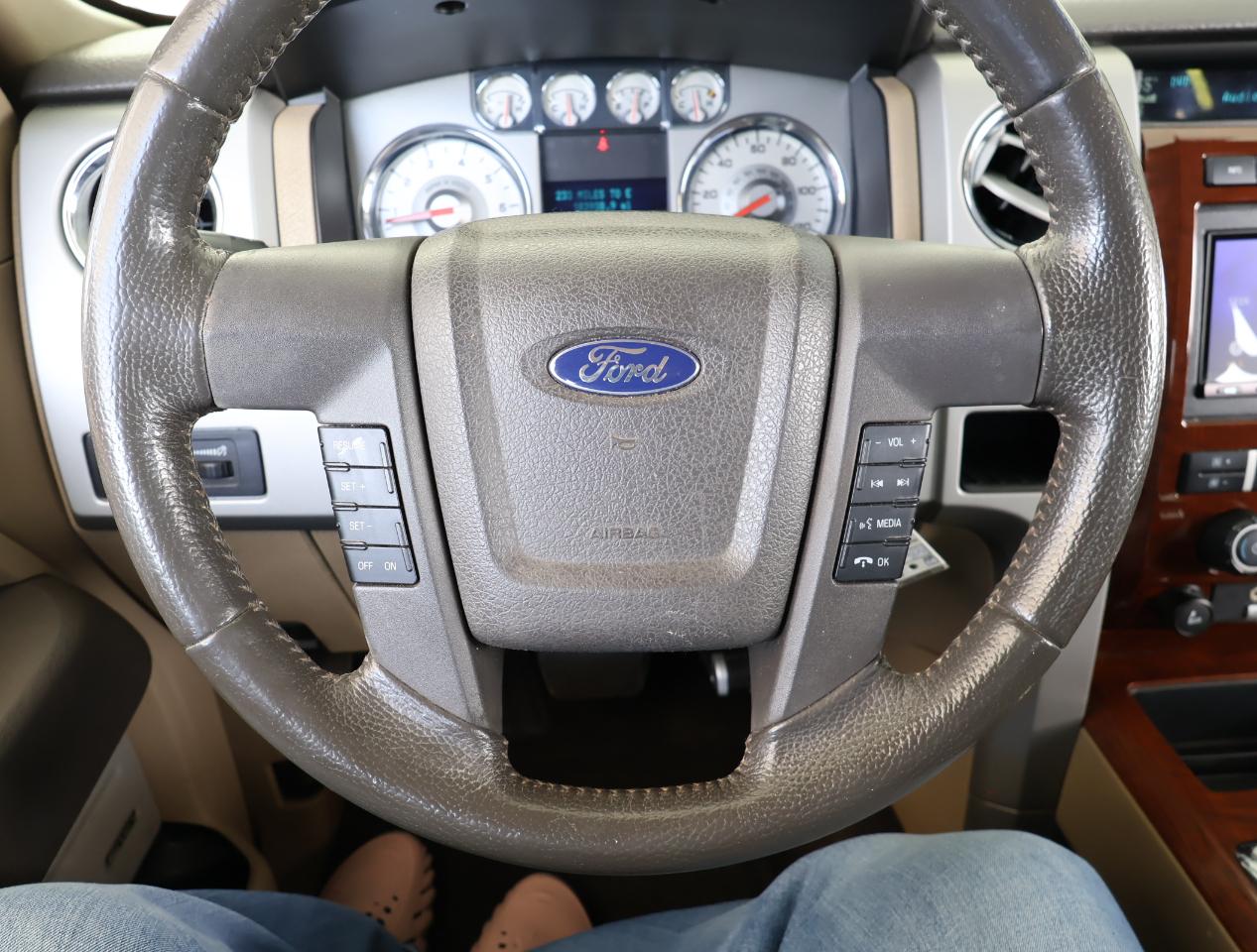 Ford F-150 Lariat SuperCrew 4WD 2010