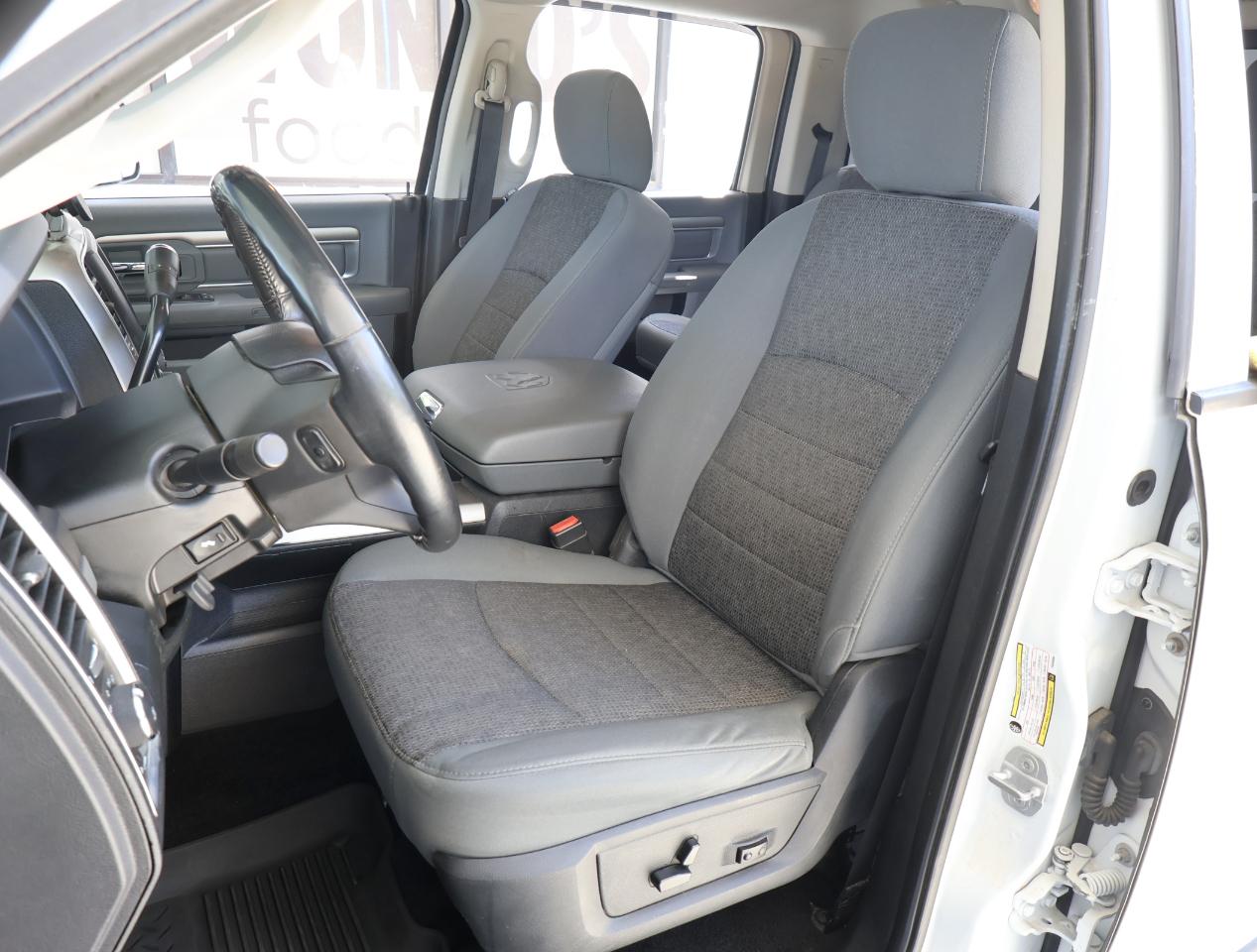 RAM 3500 Big Horn Crew Cab SWB 4WD 2015