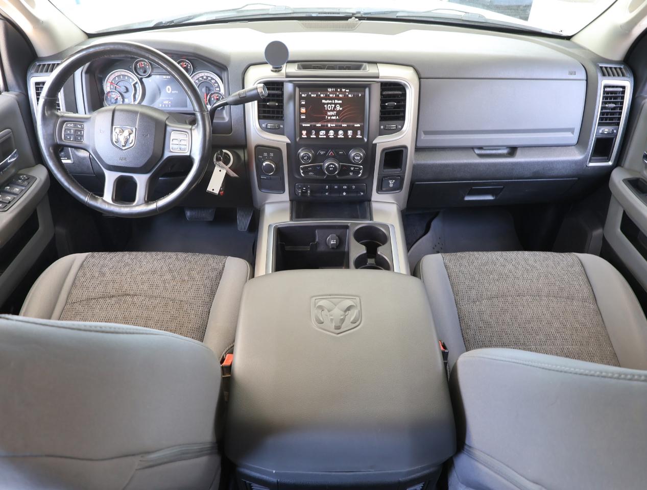 RAM 3500 Big Horn Crew Cab SWB 4WD 2015