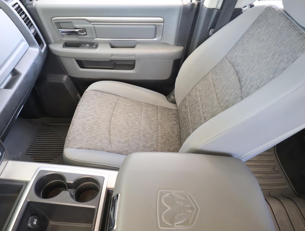 RAM 3500 Big Horn Crew Cab SWB 4WD 2015