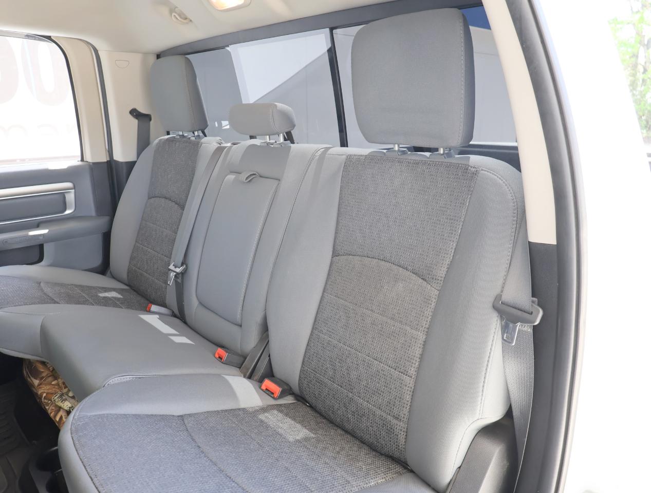 RAM 3500 Big Horn Crew Cab SWB 4WD 2015