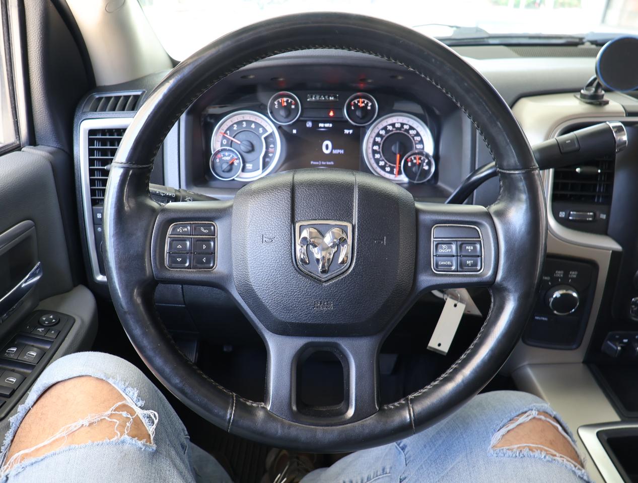 RAM 3500 Big Horn Crew Cab SWB 4WD 2015