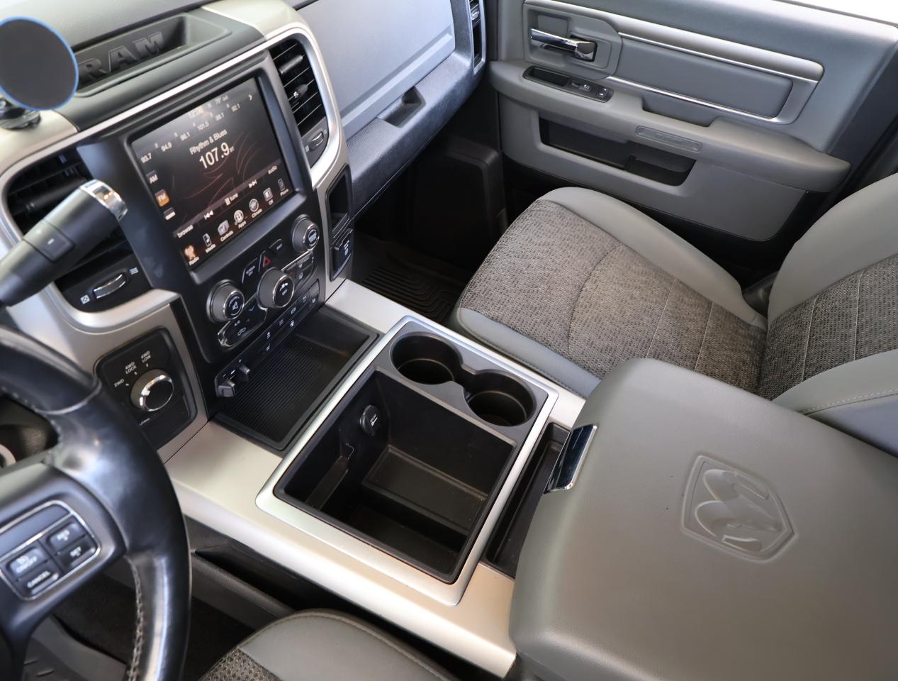 RAM 3500 Big Horn Crew Cab SWB 4WD 2015