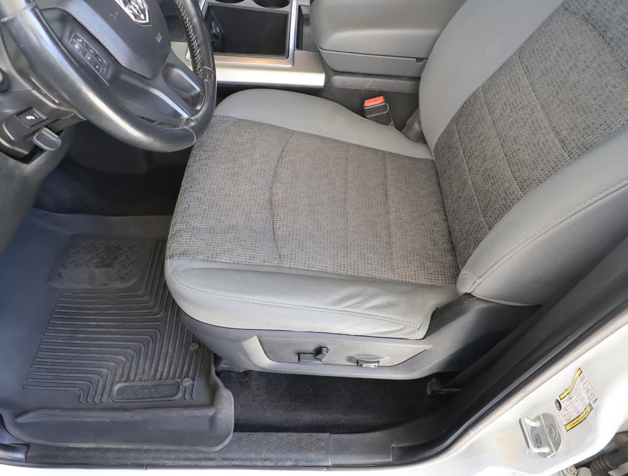 RAM 3500 Big Horn Crew Cab SWB 4WD 2015