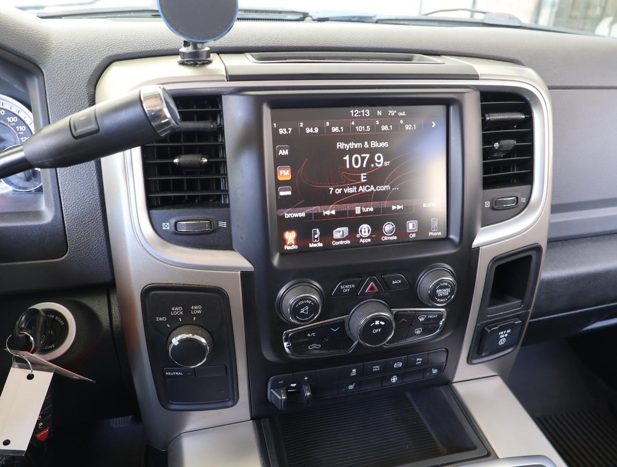 RAM 3500 Big Horn Crew Cab SWB 4WD 2015