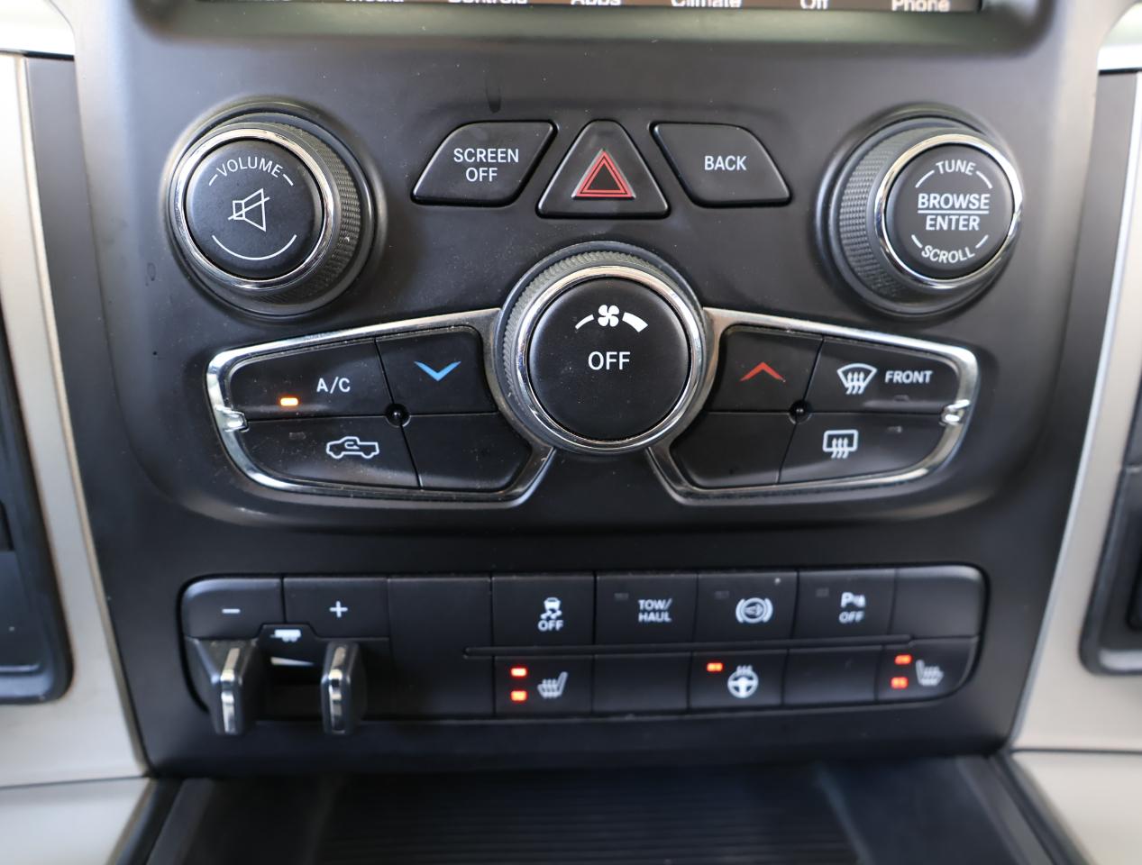 RAM 3500 Big Horn Crew Cab SWB 4WD 2015